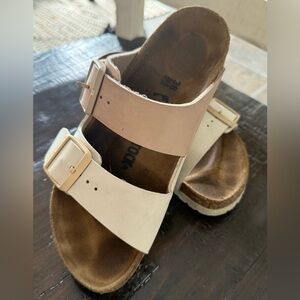 Birkenstock Arizona Big Buckle Sandals – Two-Tone Neutral